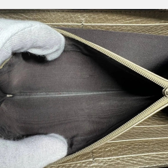 Authentic‼️ Gucci SOHO zippy wallet black Ladies. GG logo. - Picture 8 of 10